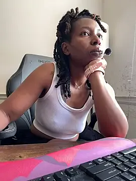 LeyaHoneybuns Image 2