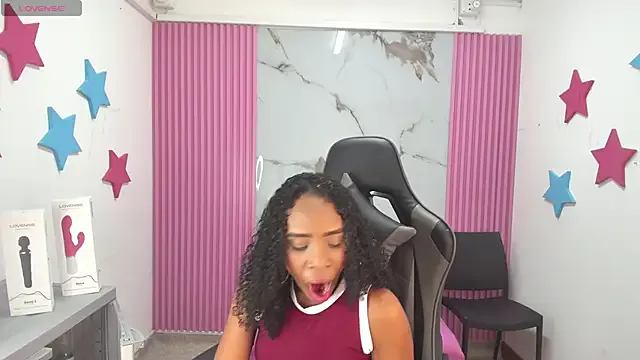 MelinaLuviani – webcam model profile photo Image 11