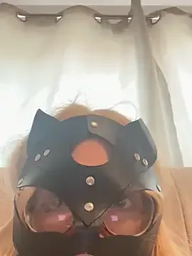 LilahRed Image 5