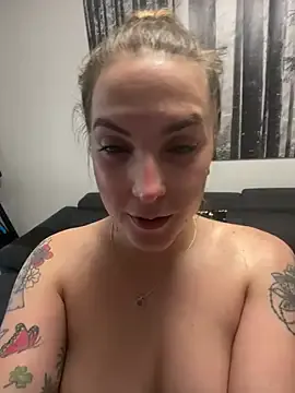 TessaYork – webcam model profile photo Image 2