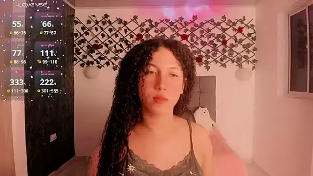 MilaHall – webcam model profile photo Image 4