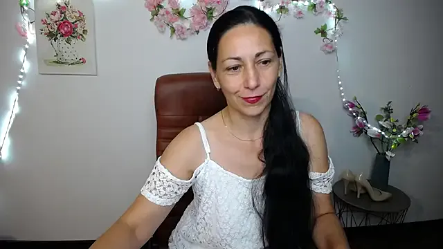 CristinaRous – webcam model profile photo Image 16