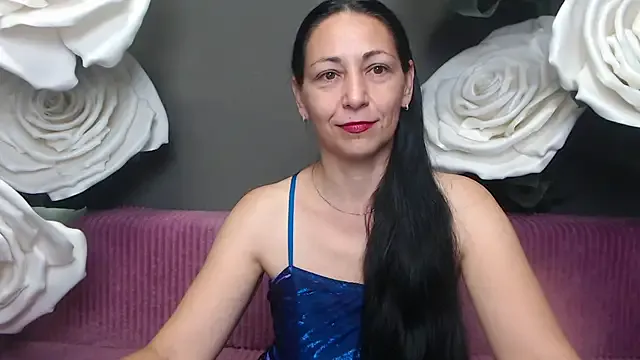 CristinaRous – webcam model profile photo Image 17