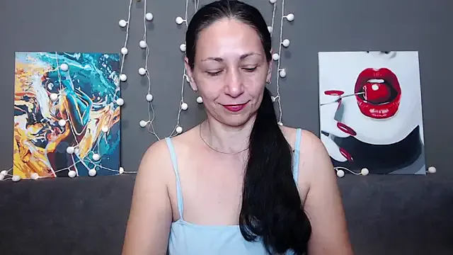 CristinaRous – webcam model profile photo Image 7