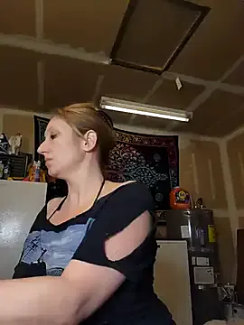 lilyhornyhousewife Image 11