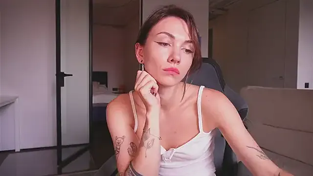 Lana-Rhoades – webcam model profile photo Image 13