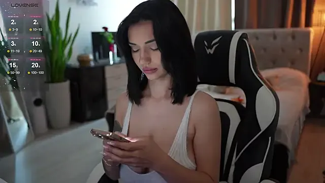 MiaRosey – webcam model profile photo Image 7