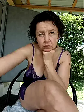 AdelLonsford – webcam model profile photo Image 4