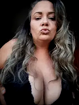 ErzabelLew – webcam model profile photo Image 11