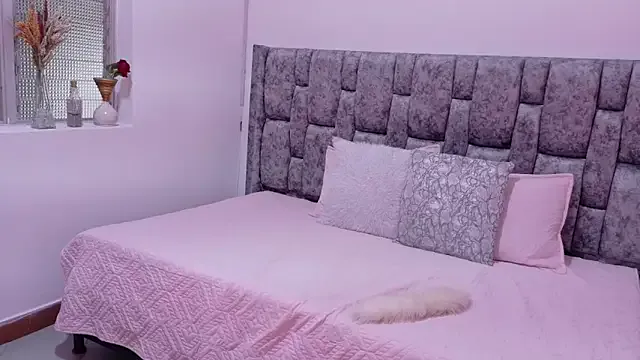 MelinaLuviani – webcam model profile photo Image 12