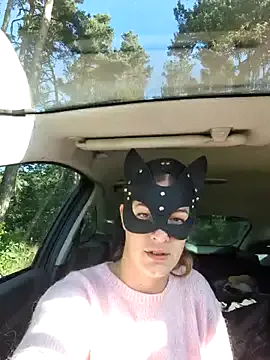 Her-Girl – webcam model profile photo Image 6