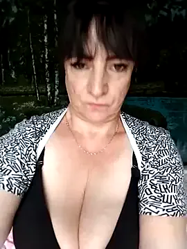 MelinaLuviani – webcam model profile photo Image 15