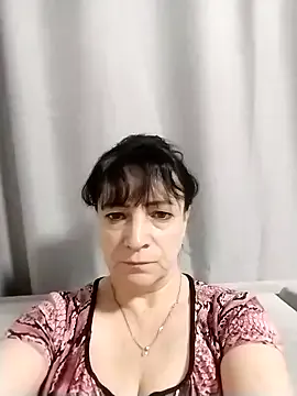 MelinaLuviani – webcam model profile photo Image 2