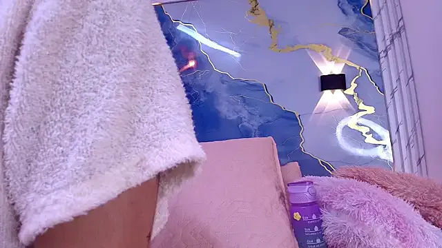 helo-kitty – webcam model profile photo Image 8