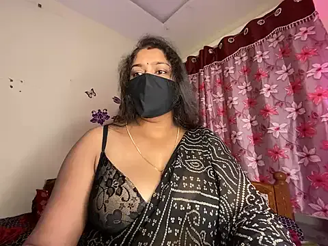 MiraKova – webcam model profile photo Image 4