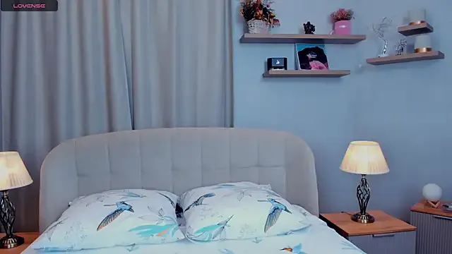 aly_golden_ – webcam model profile photo Image 5