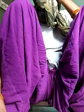 AlmaShannon – webcam model profile photo Image 3