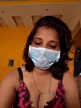 Caroline – webcam model profile photo Image 17