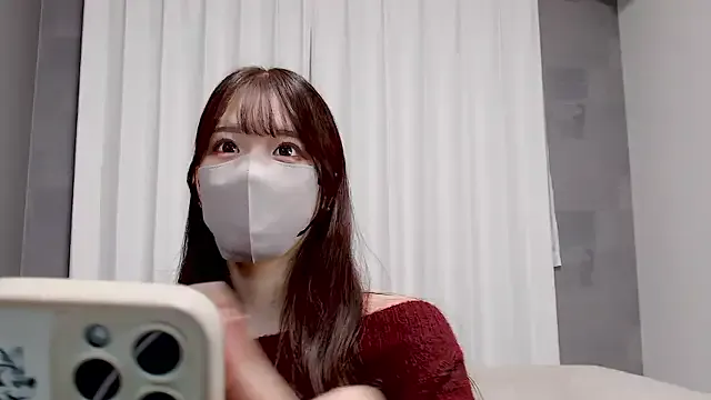 MiraKova – webcam model profile photo Image 10