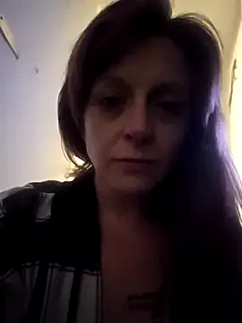 ErzabelLew – webcam model profile photo Image 3