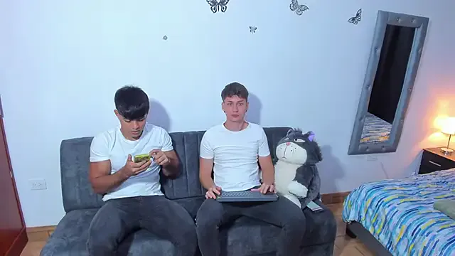 MiraKova – webcam model profile photo Image 13