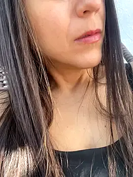 MilaDelays – webcam model profile photo Image 9