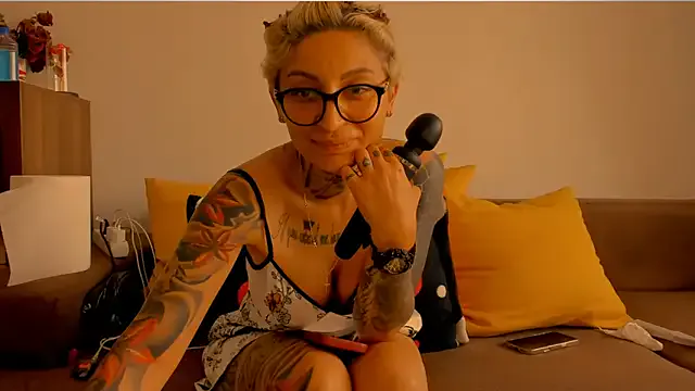 ElaRossie – webcam model profile photo Image 2