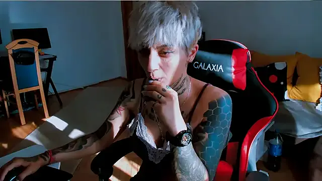 ElaRossie – webcam model profile photo Image 3