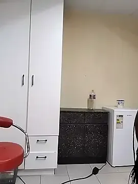 Jingjingxiang-520 – webcam model profile photo Image 4