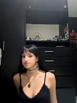 EsmeBrowm – webcam model profile photo Image 2