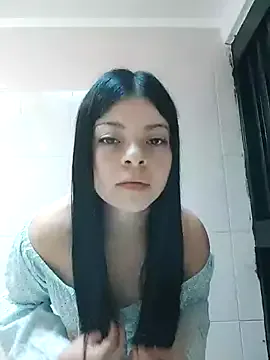 LaraCharm – webcam model profile photo Image 4