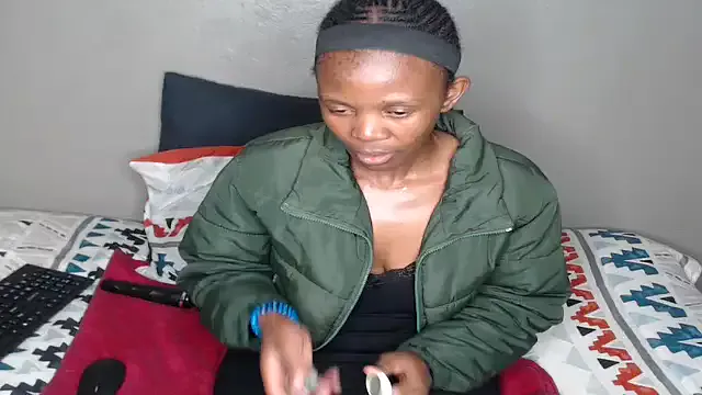 riri__nyan_o0 – webcam model profile photo Image 3