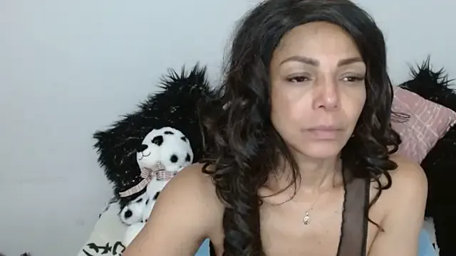 MiraKova – webcam model profile photo Image 14