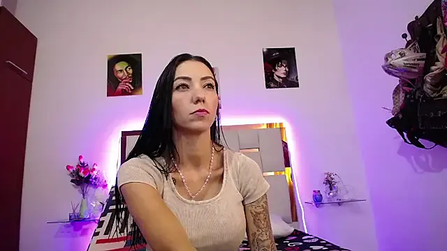 LunaZambrano – webcam model profile photo