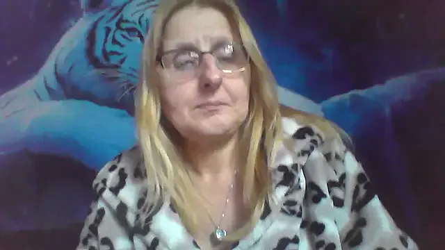 LuveableLucy Image 2