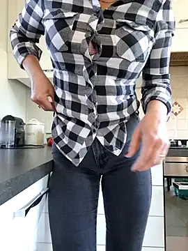 YasmienAtos – webcam model profile photo Image 8