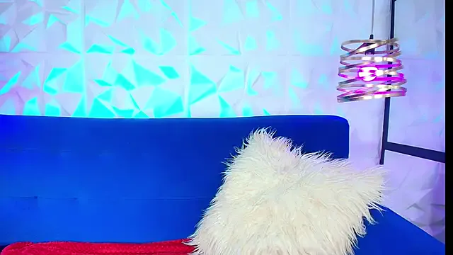 MelinaLuviani – webcam model profile photo Image 13