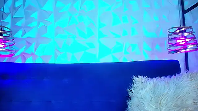 MelinaLuviani – webcam model profile photo Image 9