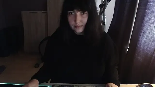 LaraCharm – webcam model profile photo Image 2