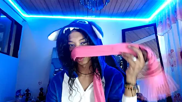 MiraKova – webcam model profile photo Image 4