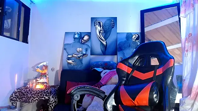 MiraKova – webcam model profile photo Image 5