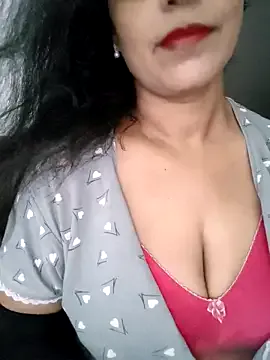 LilianHoward – webcam model profile photo Image 5