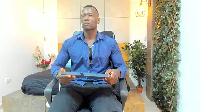 YasmienAtos – webcam model profile photo Image 10