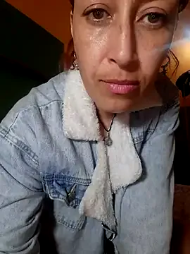 EliDupont – webcam model profile photo Image 2