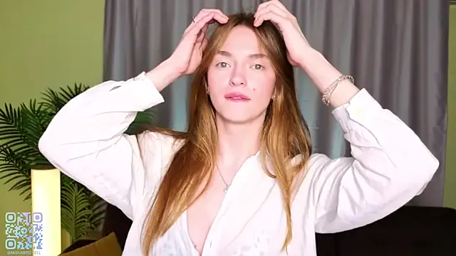 MiraKova – webcam model profile photo Image 13