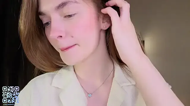 MiraKova – webcam model profile photo Image 8