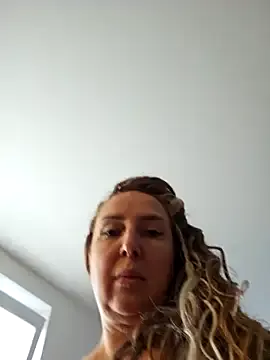 JenaQueen – webcam model profile photo Image 17