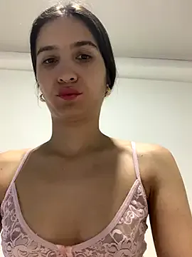 Bella – webcam model profile photo Image 3