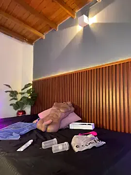 EsmeBrowm – webcam model profile photo Image 11