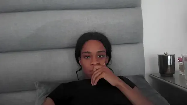 isisxoxx – webcam model profile photo Image 8